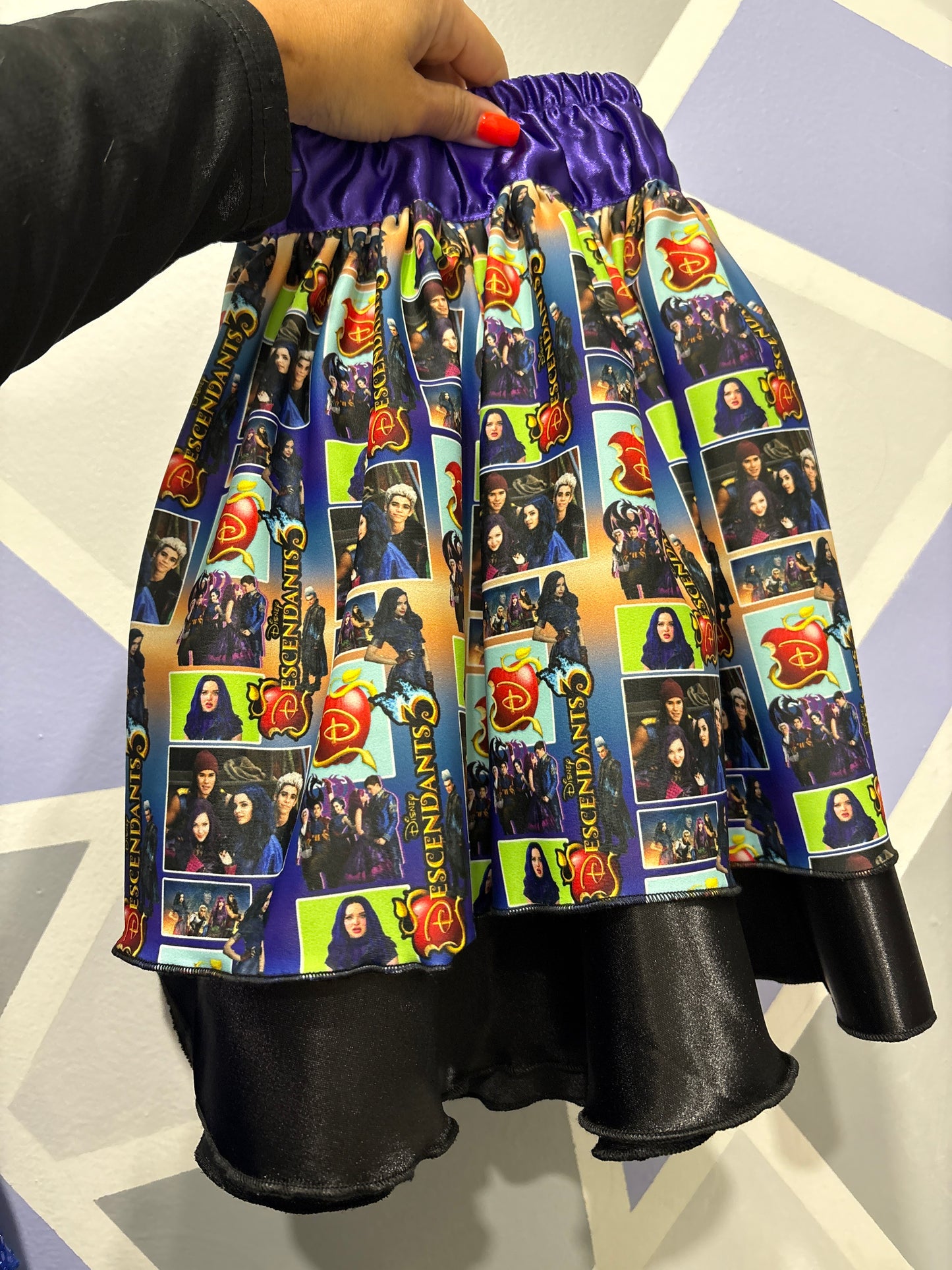 SIZE MEDIUM DESCENDANTS