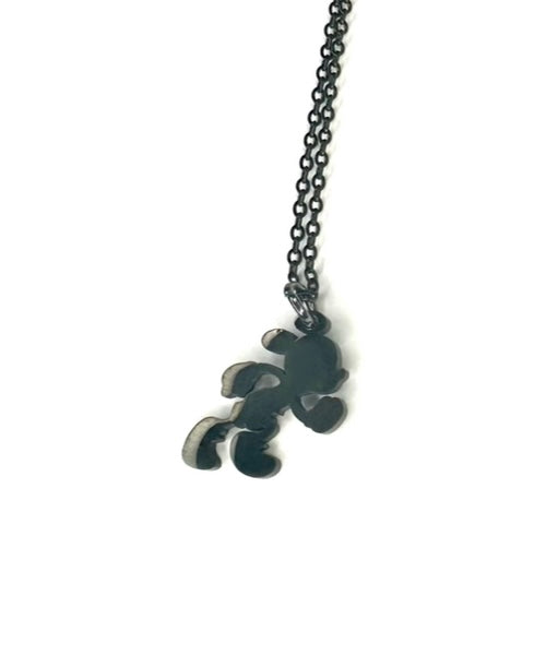 BLACK RUNNING IN MAGIC NECKLACE